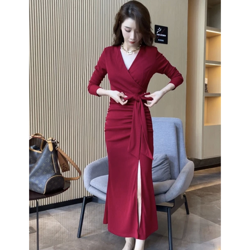 French-Style V-Neck Long-Sleeve Dress for Women, New Autumn Collection, Waist-Cinching with Straps, Slimming, Slit, Bodycon Fishtail Dress