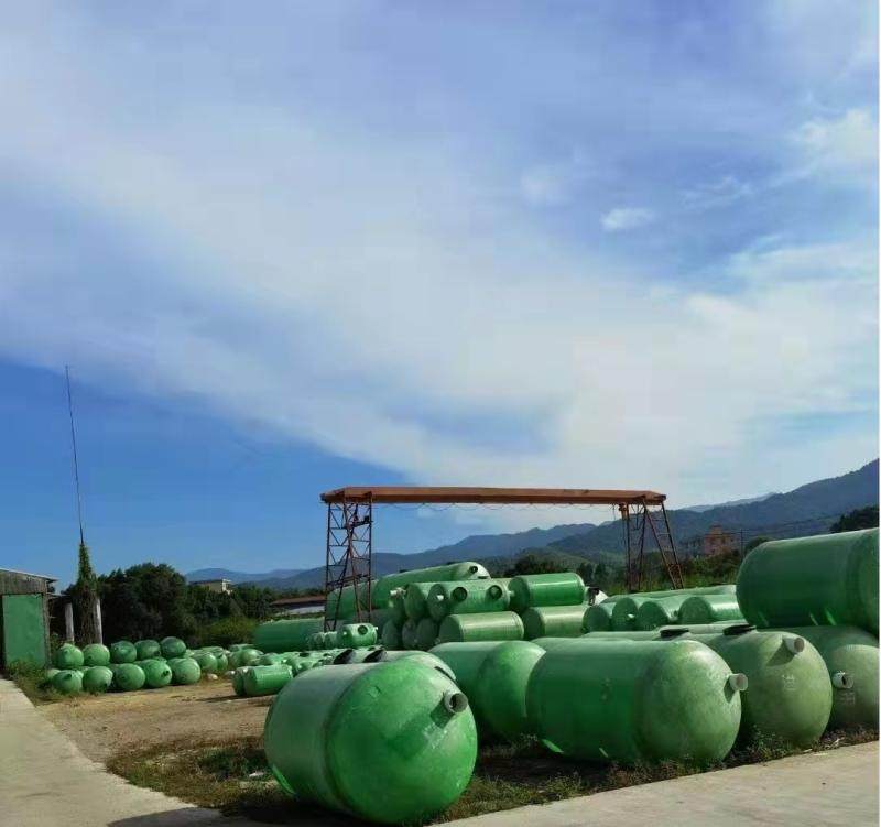 Septic tank glass steel three - stage oil - separation tank buried water tank of the finished biogas tank