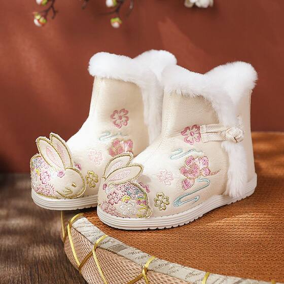 Preliminary birth lotus Hanfu shoes for girls in winter plus velvet antique style baby New Year's greetings Chinese style cotton boots children's embroidered shoes