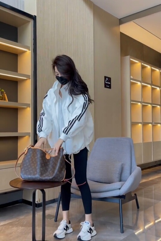 Baseball Jacket for Women 2023 Spring New Design Niche Sun Protection Casual Sports Trendy Brand Thin European Style Jacket