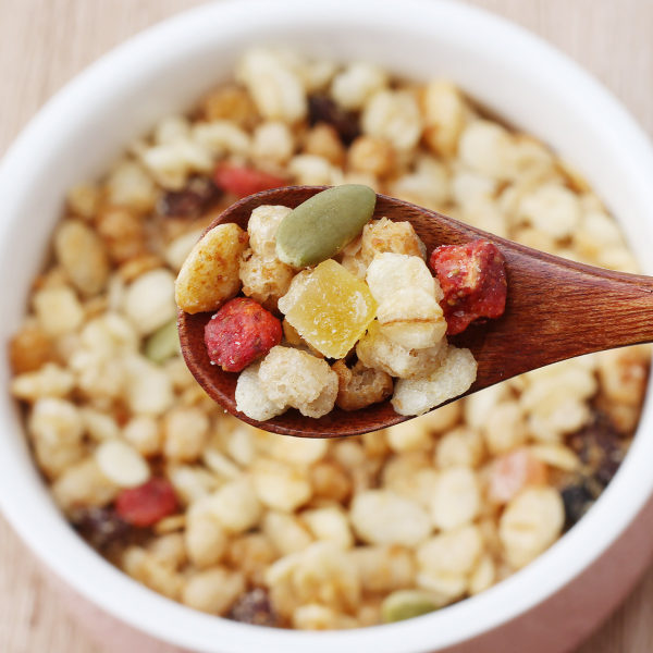 日本进口 Calbee 卡乐比 水果果仁 谷物冲饮麦片 800g 天猫优惠券折后¥45包邮包税(¥65-20) 日本进口 Calbee 卡乐比 水果果仁 谷物冲饮麦片 800g 天猫优惠券折后¥45包邮包税(¥65-20)