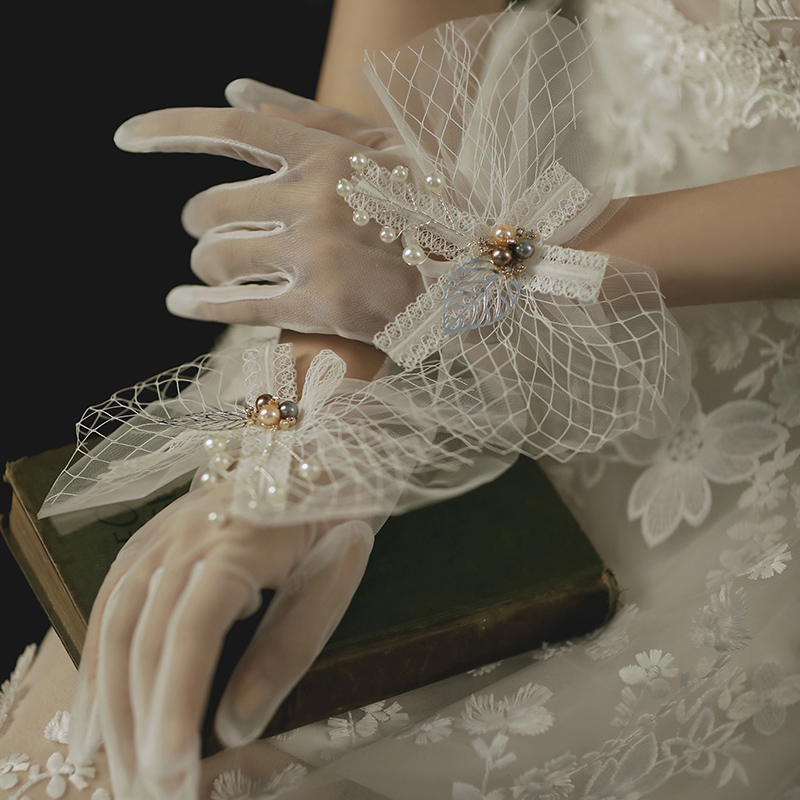 New Sensin Bride Wedding Dresses Handmade Pearl String Pearl Dress Photo Translucent Sheet Short Yards Gloves