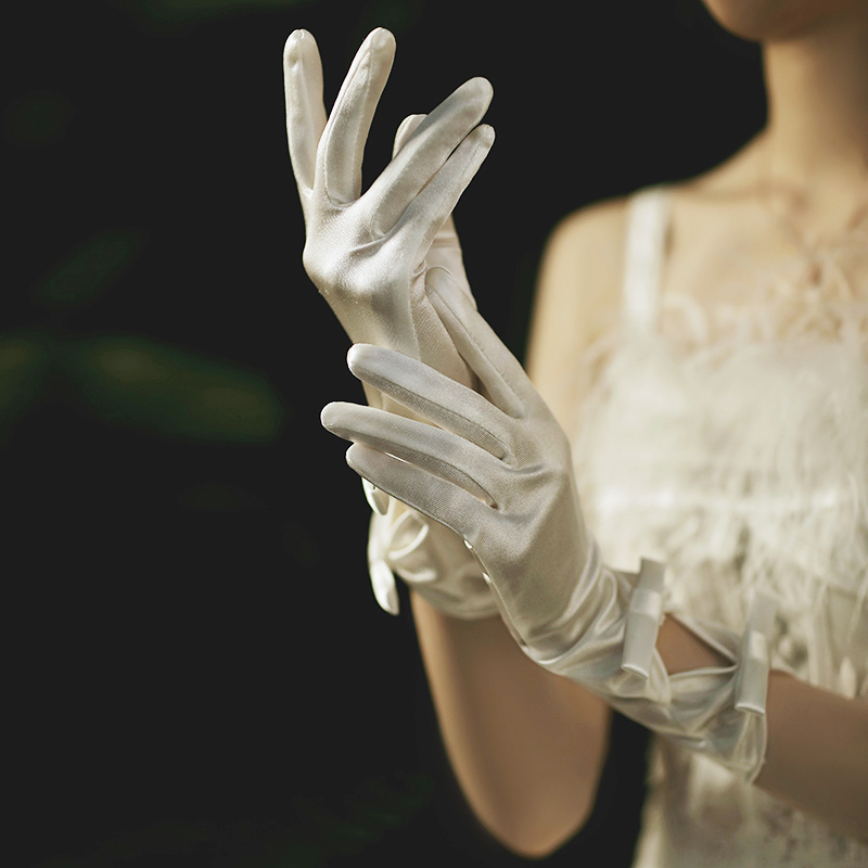 Retro Hepburn satin butterfly fairy short bridal gloves photo studio annual meeting dress wedding net red photo props