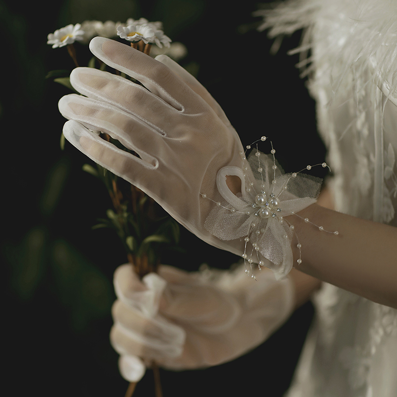 Bride gloves white short lace mesh Korean minimal wedding glove photo gallery photo props 2020 new models