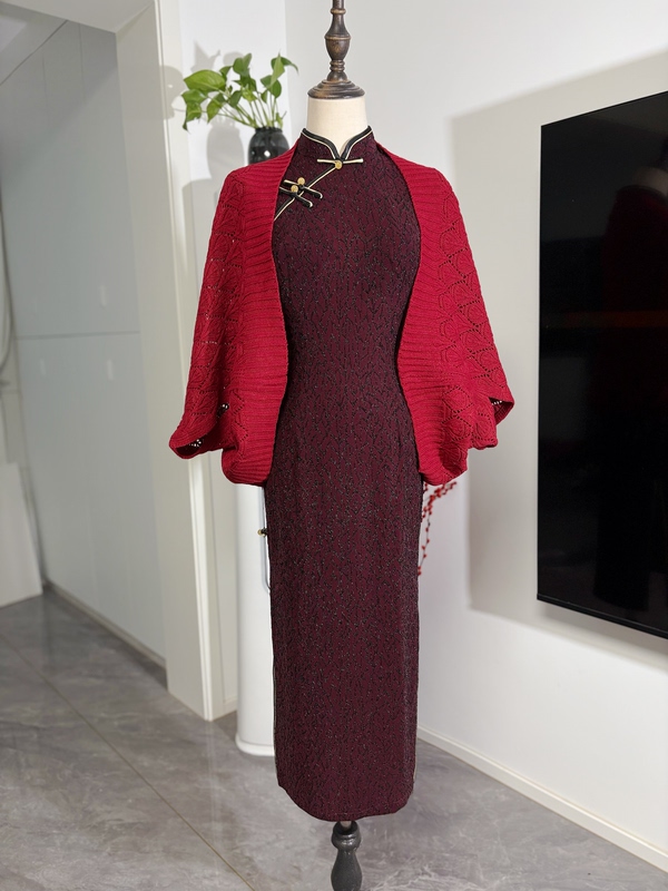 Fashionable and Stylish Cheongsam Outerwear for Spring and Autumn, Paired with a Skirt, Diamond-Shaped Cape Cardigan, Shell Jacket Fashionable and Stylish Cheongsam Outerwear for Spring and Autumn, Paired with a Skirt, Diamond-Shaped Cape Cardigan, Shell Jacket