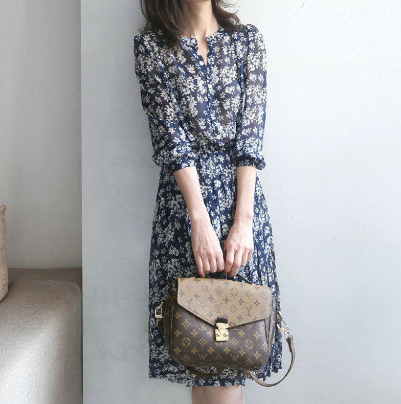 Broken Flowers Foreign Dress Woman Collection Waist Display Slim Temperament 2021 Spring Autumn Method Mid long version Long sleeves Snow spinning in the middle of the bottom