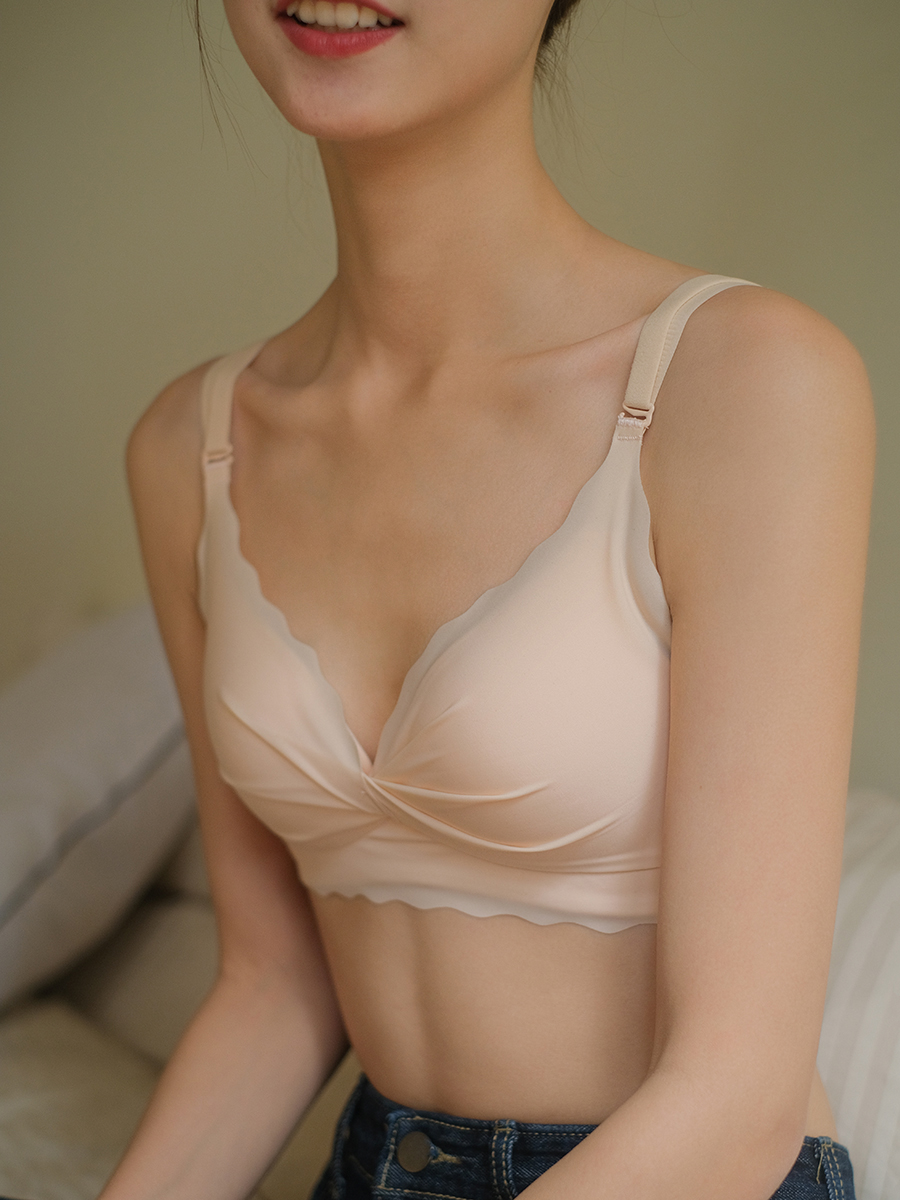 Xinbang help Bra Japanese cute pleated lace traceless underwear women's underwire-free comfortable small breasts gathered bra