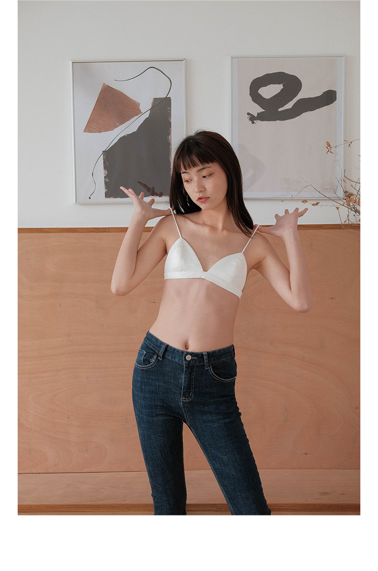 Xin Bang Bang bra ngực nhỏ đồ lót không có vòng thép hình tam giác làm đẹp trở lại bra mới dây đeo áo ngực bên trong - Strapless Bras áo lót học sinh