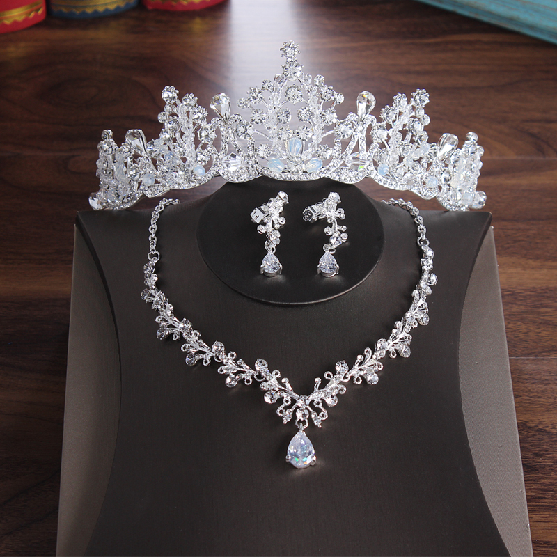 Bridal Headwear New Style Japanese and Korean Super Fairy Wedding Dress Hair Accessories Birthday Wedding Crown Necklace Earrings Three-Piece Set