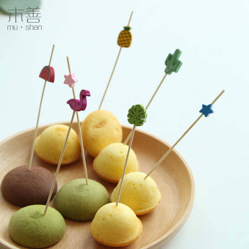 Disposable fruit stick fruit stick creative cocktail stick snack stick KTV art string stick flower stick bamboo stick fruit fork