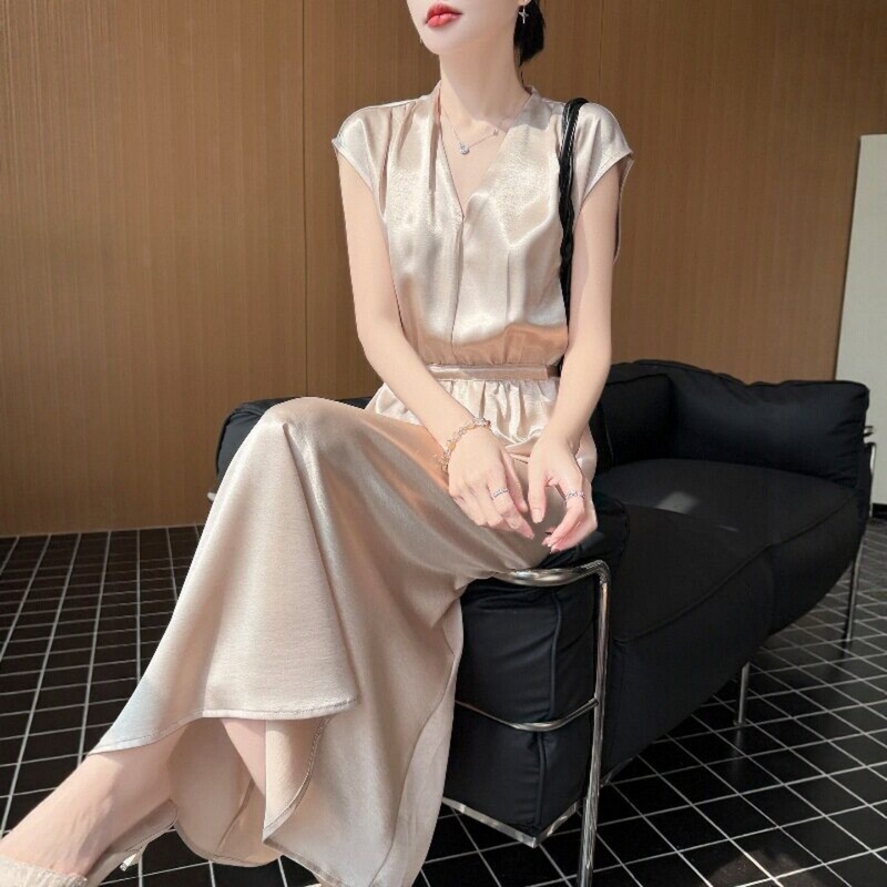 2026 Summer New Style Vest Dress for Women, V-Neck Sleeveless Gold Satin High-End Long Dress, Waist-Cinching Slimming Dress