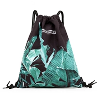 Черные банановые листья