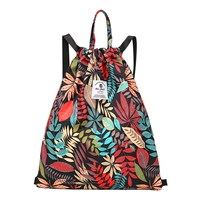 Красный осенний лист