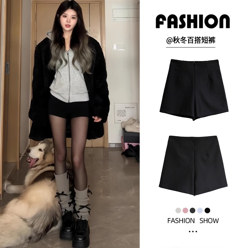 女性のための黒のベルベットのショーツ 2024 秋と冬新しいハイウエスト痩身スリムホットガール底タイトなホットパンツ