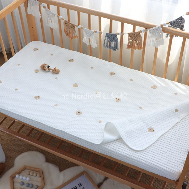 Baby mat Child breathable Breathable Sweat-Honeycomb Ice Silk Cool Soft Bed Linen Summer Newborns Baby Mattresses