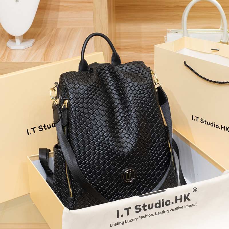 Hong Kong Genuine Leather High-End Backpack for Women 2026 New Design Travel Lightweight Large-Capacity Backpack School Bag Hong Kong Genuine Leather High-End Backpack for Women 2026 New Design Travel Lightweight Large-Capacity Backpack School Bag