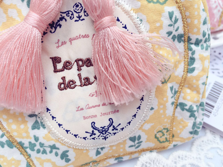 Retro Dễ thương Hoa tươi Vải Nước hoa Chai Mini Trang sức xách tay Vòng cổ Bông tai Vòng Lưu trữ Túi - Nhẫn nhẫn nam kim cương