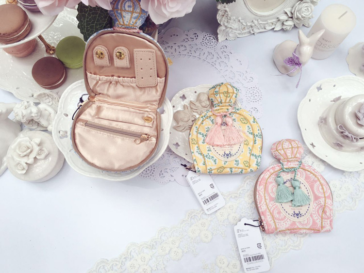 Retro Dễ thương Hoa tươi Vải Nước hoa Chai Mini Trang sức xách tay Vòng cổ Bông tai Vòng Lưu trữ Túi - Nhẫn nhẫn nam kim cương