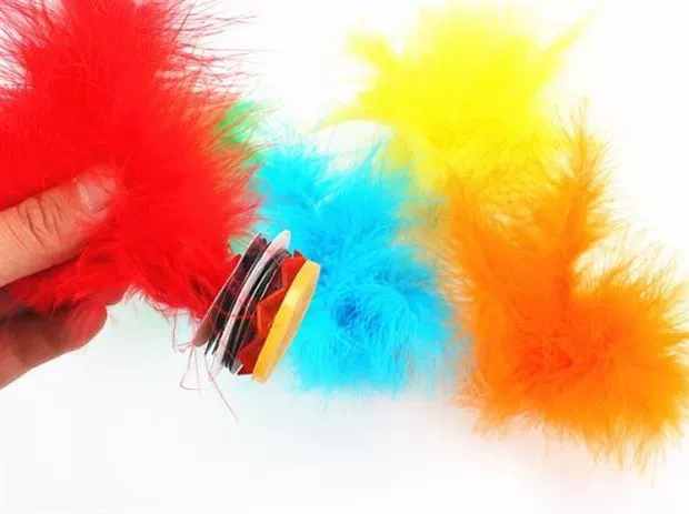 Hoa lông vũ màu sắc 毽 trò chơi lông vũ đá bọ cạp đồ chơi bò gân dưới đá - Các môn thể thao cầu lông / Diabolo / dân gian