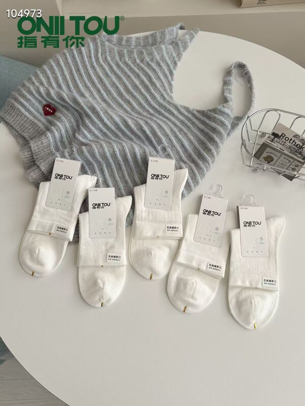 5 Pairs of Socks with a New Spring/Summer Mesh Design for Women, Mid-Calf Length, Small Silk-Like White Socks, No Pressure Band, Comfortable and Versatile