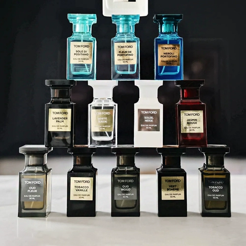 Tom Ford, янтарные духи с розой в составе, из алойного дерева, белый мускус