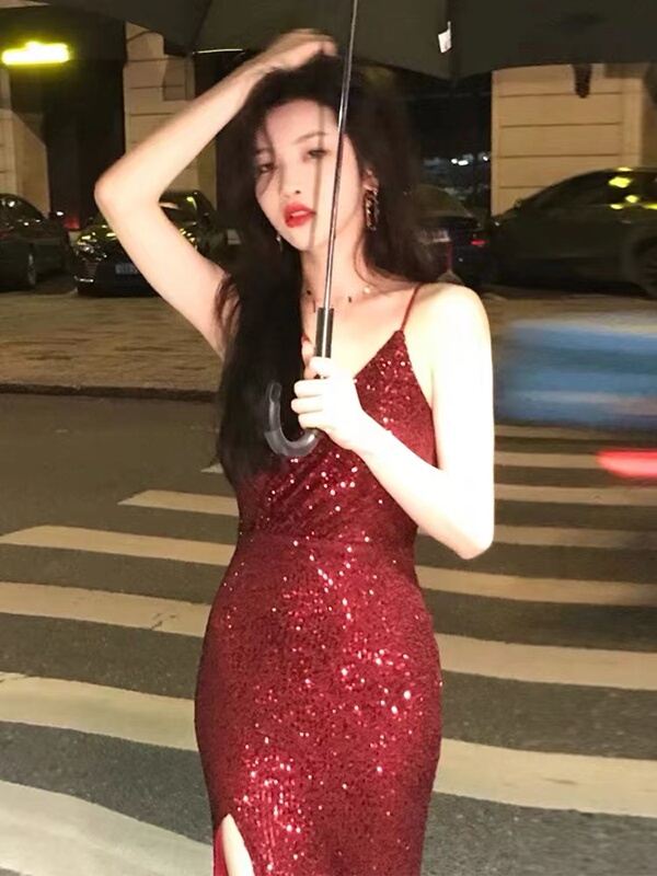 Red Hong Kong Style Dress Sequined Sparkling Sexy Slit Birthday Hip-Covering Banquet Annual Meeting Dress Suspender Beach Dress