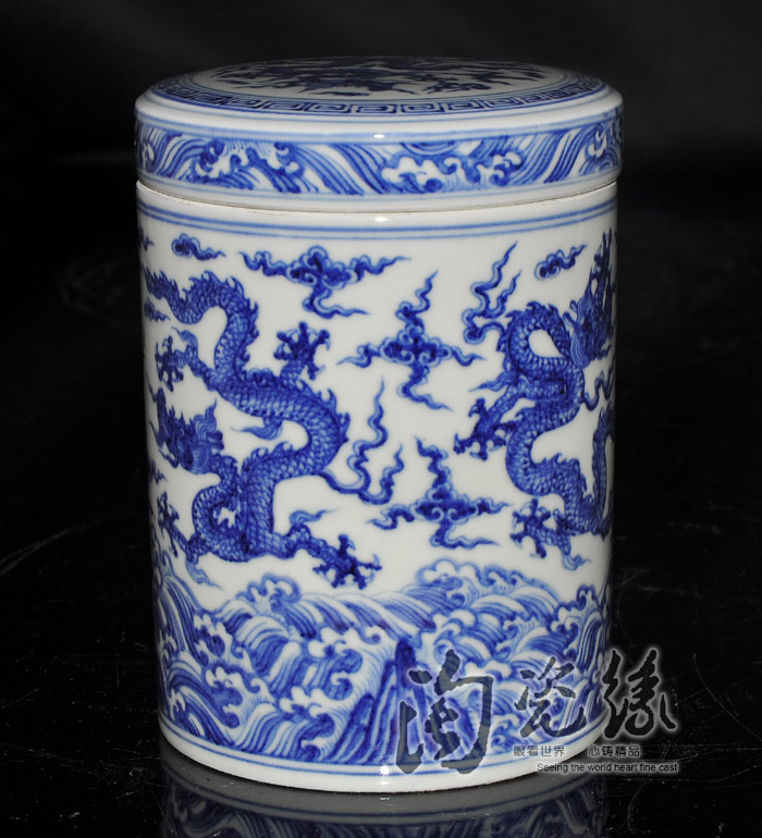 Offered home - cooked in jingdezhen porcelain tea pot checking the sugar pot hand - made of blue and white porcelain jar storage tank