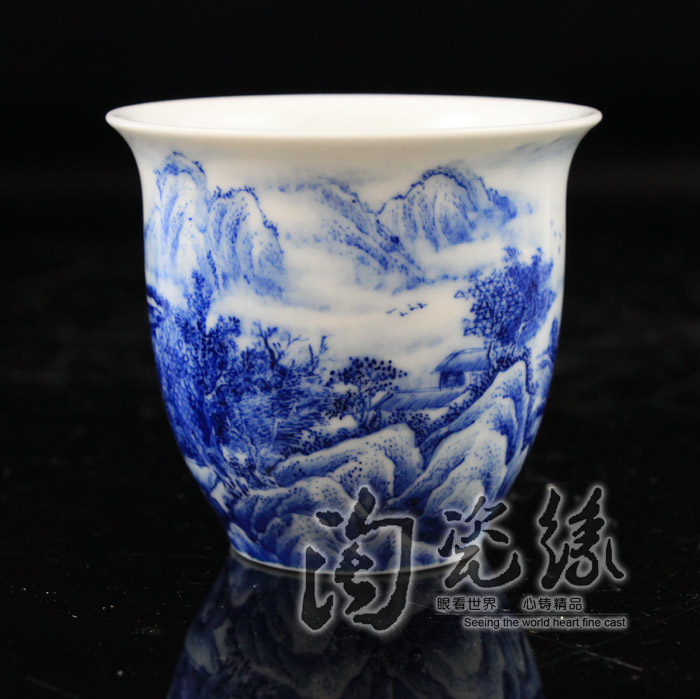 Offered home - cooked hand blue and white porcelain in jingdezhen porcelain tea set pressure hand cup bowl cups handless small glass by hand