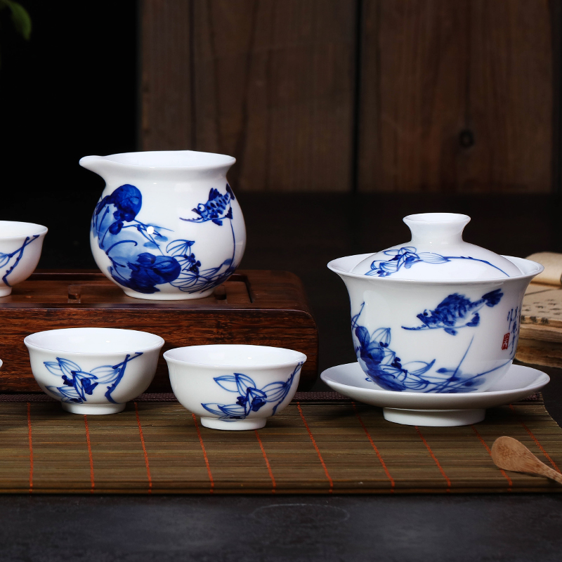 Offered home - cooked kung fu tea set in jingdezhen porcelain tea, hand - made of blue and white porcelain tea set sample tea cup set of yan - the qing wu ceramic