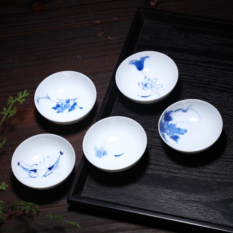 Jingdezhen tea sample tea cup ceramic cups of tea light blue and white porcelain bowl with kung fu masters cup cup home by hand