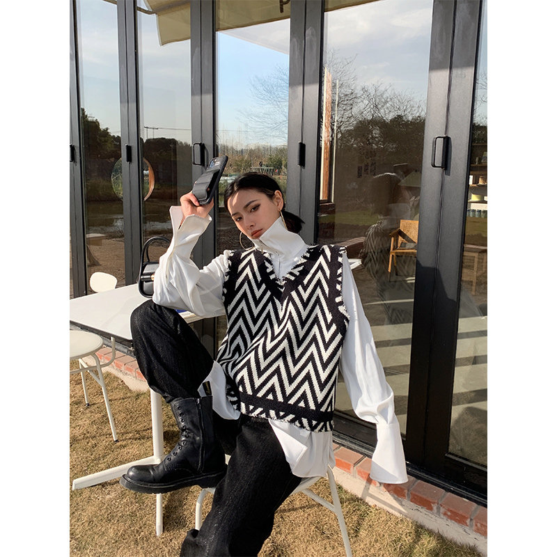 JCCC shadow wavy knit waistcoat female spring autumn V collar casual 100 lap vest loose outside wearing sleeveless sweater