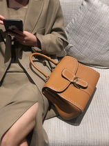 Premium sense cowhide soft leather hand stitching horseshoe buckle handbag womens bag cross-body shoulder commuter bag platinum bag