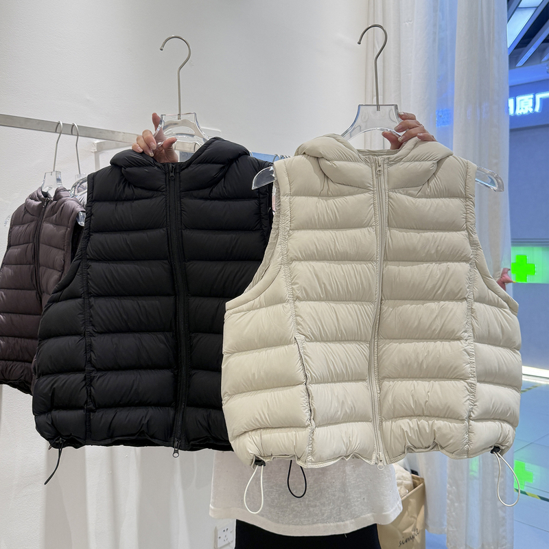 New Style 90% White Duck down Ribbed down Vest for Women, Short Hooded Turtle Back down Vest, Lightweight Warm Jacket New Style 90% White Duck down Ribbed down Vest for Women, Short Hooded Turtle Back down Vest, Lightweight Warm Jacket