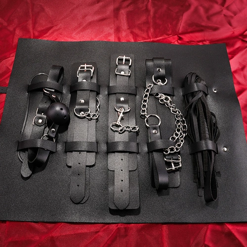 SM Bundled Set, наручники, маленький кожаный кнут, любовная привязанность, любовные инструменты для посуды, инструменты для инструментов на риско -кровать