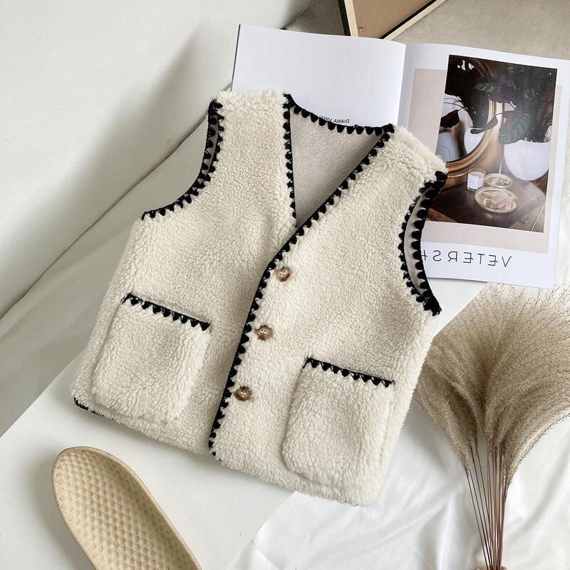 Girl's waistcoat 2022 spring autumn new lamb fur shoulder outside wearing girl child spring autumn season plus cotton vest damp