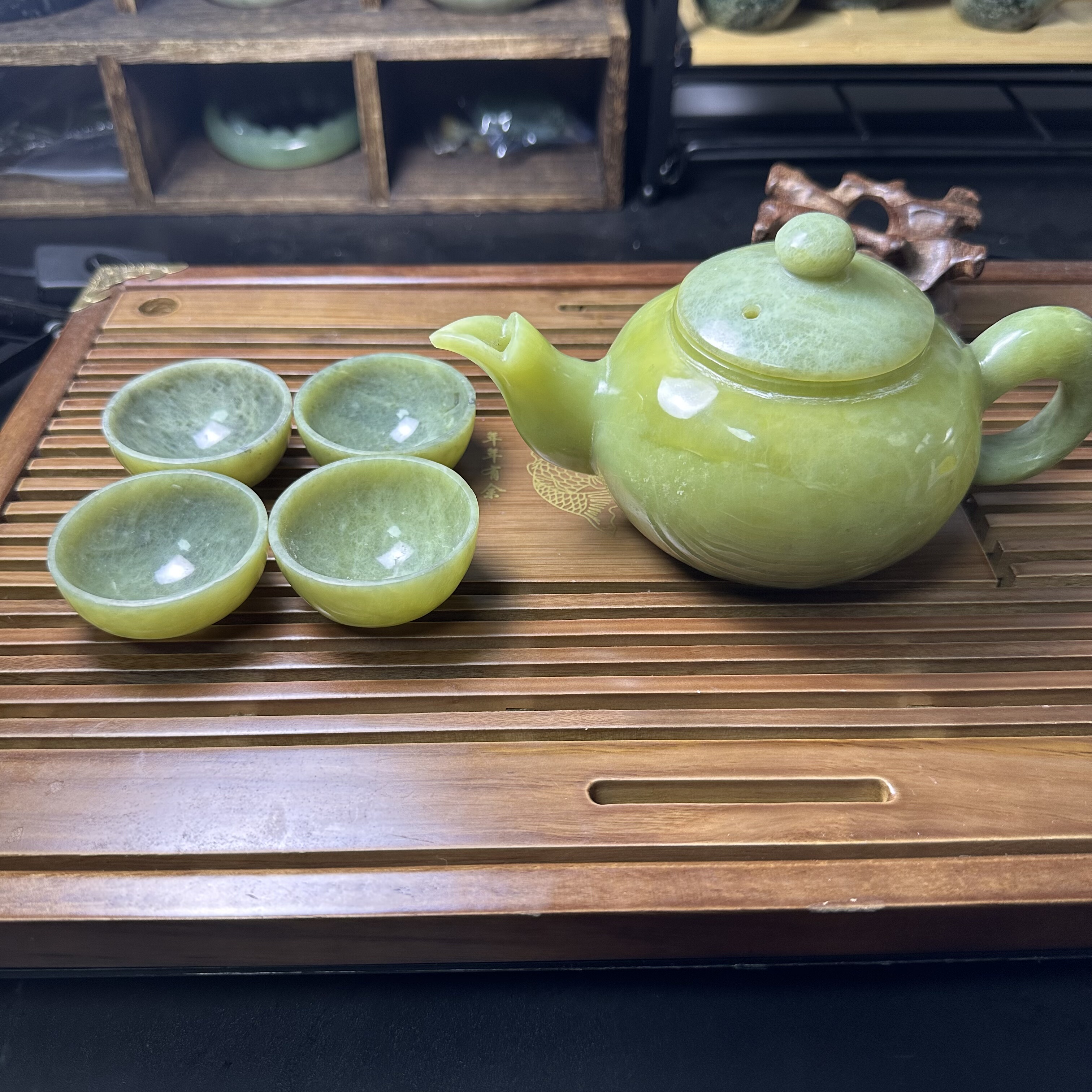 2025新款天然岫玉茶壶淡绿色通透实用养生送实木托盘摆件玉石茶具套装