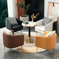 Четыре стулья и один стол [пожалуйста, проконсультируйтесь с примечаниями по обслуживанию клиентов для цвета]