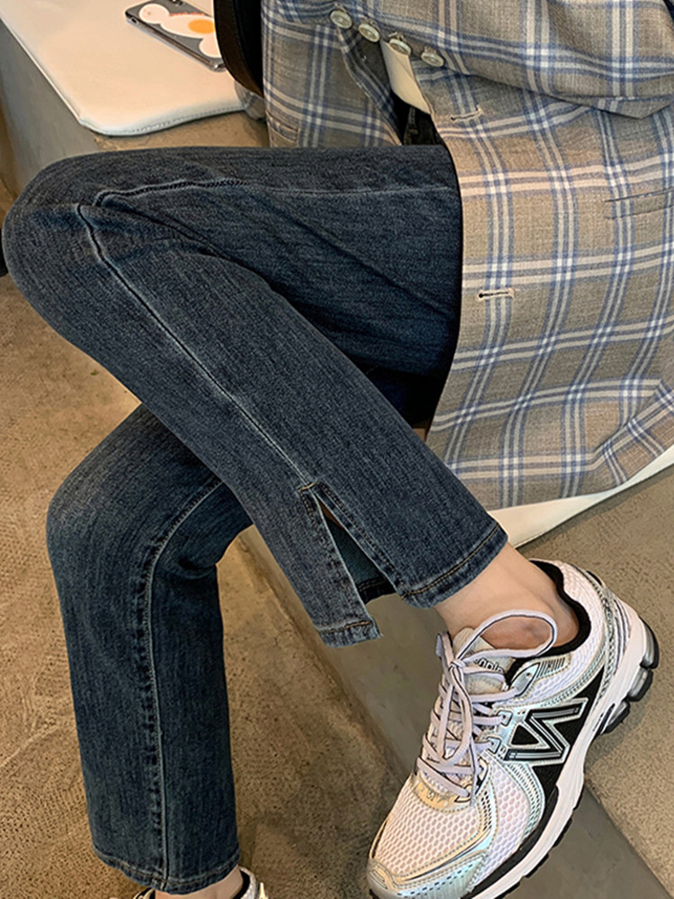 High waist slim fat girl wearing large-code nine-point straight pants and forklift jeans