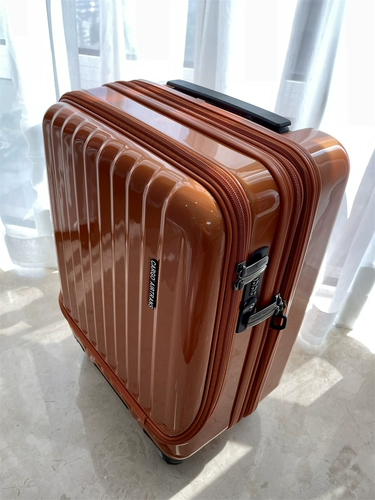 Чемодан на колесиках с молнией, 20 дюймов, 28 дюймов