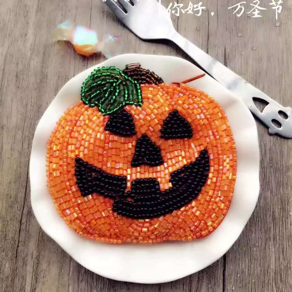 Creative Strings Beads Key Buttons Zero Wallet Handmade Pearl Embroidered Pumpkin Light Mini Coin Bag Pendants Halloween