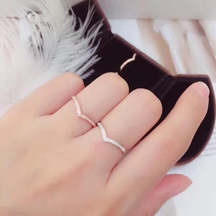 18K gold white yellow rose gold diamond platoon commandment V shape Ring Tail Ring inlaid and set wedding diamond ring female