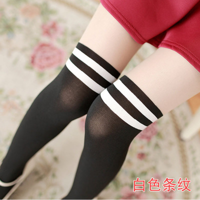 Panty hose slong cao đẳng nhung dài hoa văn màu đen mỏng màu da cartoon pantyhose trên trắng dưới bom màu đen.