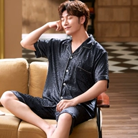 Черные шорты, короткий рукав