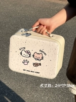 Милое зеркало, котенок