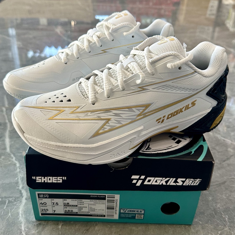 Ogkils European Reverse Flash Professional Badminton Shoes for Men, Ultra-Light, Breathable, Four-Axis Carbon Plate, Official New Model, Authentic Ogkils European Reverse Flash Professional Badminton Shoes for Men, Ultra-Light, Breathable, Four-Axis Carbon Plate, Official New Model, Authentic