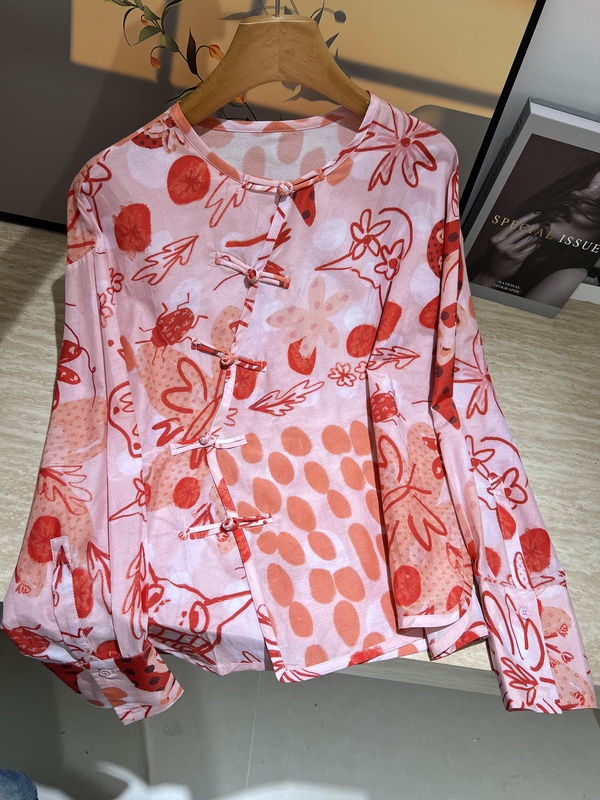 Chinese-Style Romantic National Style Silk-Cotton Top with Fun Graffiti Print, Button Placket, Age-Reducing Top/Shirt for Women
