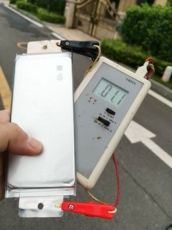 Батарея питания 8000mah 65c 强劲动力锂电池 汽车启动逆变器强启电源三元锂电池
