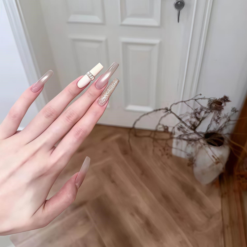 2026 New Style Milky White Long Handmade Cat-Eye Nail Tips with Sparkling Square Diamonds, High-End Nail Stickers