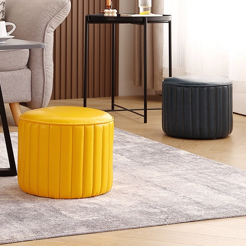 Небольшое табурет мягкий сидень