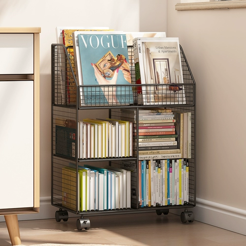 Книжная полка может переместить полку под трибунами полков.